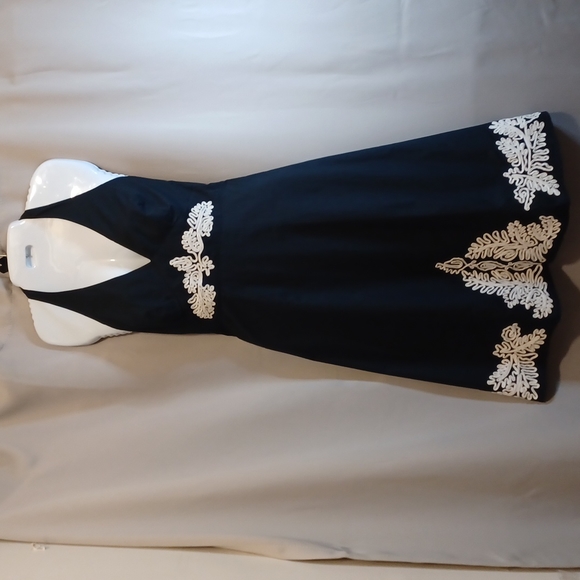 Tommy Bahama Dresses & Skirts - TOMMY BAHAMA Navy Blue Halter Dress with White Embroidery.